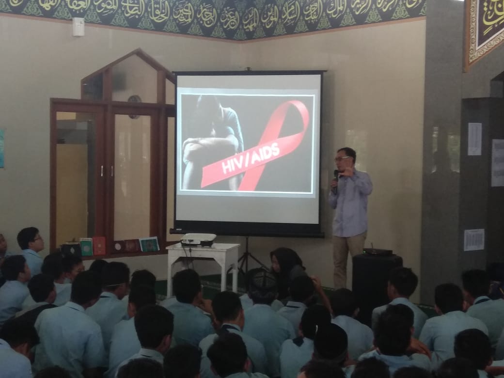 SMPIT Nururrahman Lakukan Sosialisasi Bahaya HIV AIDS