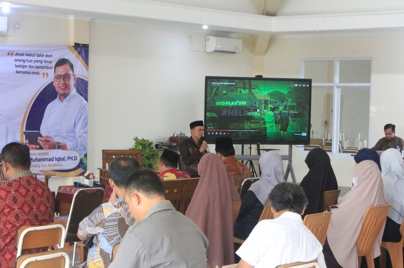 Parenting Class SMP IT Pesantren Nururrahman : “Generasi Alpha Semakin Kompleks, Orang Tua Dituntut Semakin Adaptif”