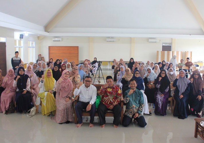 Parenting Class SMP IT Pesantren Nururrahman : “Generasi Alpha Semakin Kompleks, Orang Tua Dituntut Semakin Adaptif”